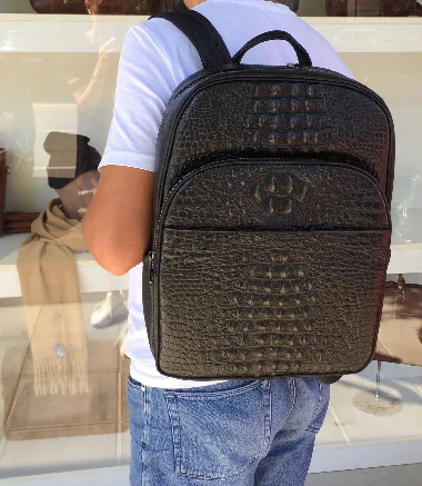 Vīriešu croco ādas mugursoma 8827