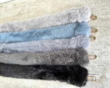 Dekoratīvā pleca lence Fur tracolla