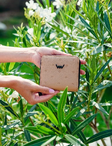 VUCH Mazais naudas maks CHARIS MINI