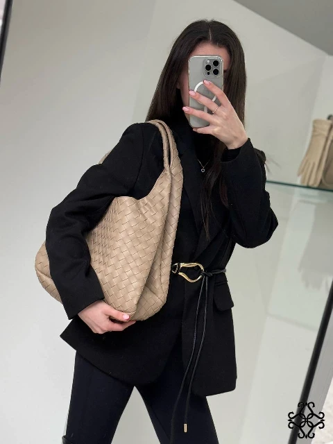 taupe.jpg