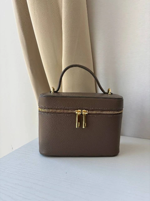 taupe.jpg