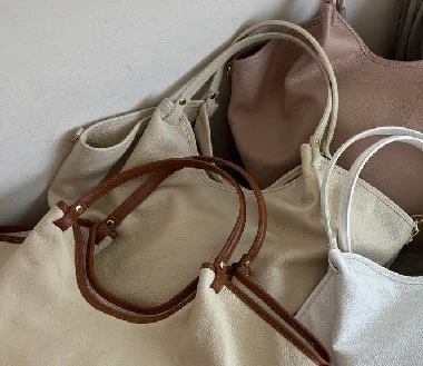 Ādas rokassoma 95540