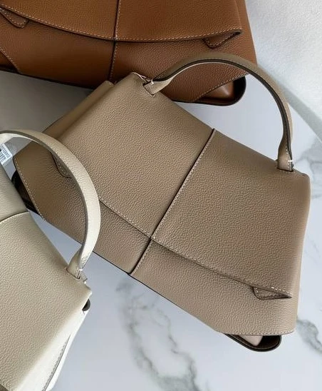 taupe.jpg