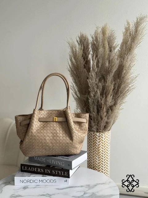 taupe.jpg